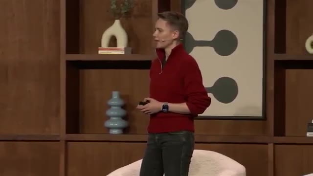 شريحة توضح بنية وكيل Buzz
